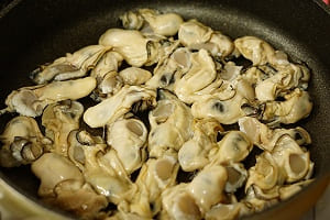 牡蠣のオイル漬　調理